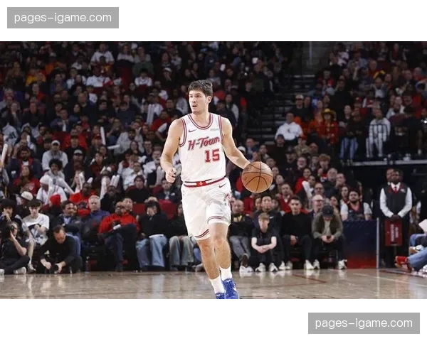 谢泼德接球投篮三分命中率惊人 火箭新秀无球跑位意识出色